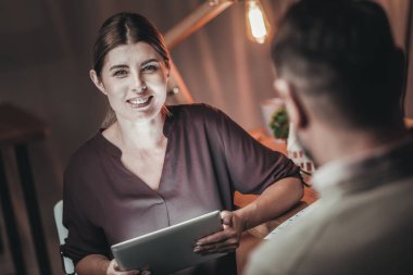 Fazla mesai profesyonel iki Mimarlar