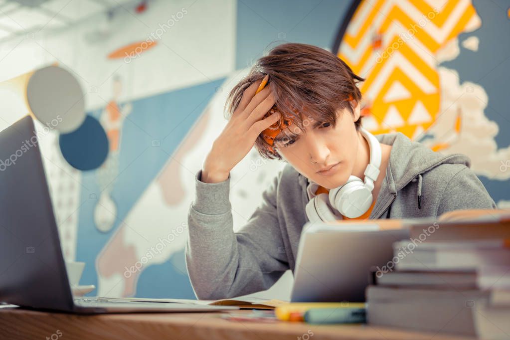 Having problems with a hometask. A student thinking on solving complicated hometask