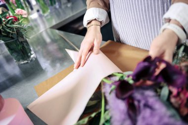 Profesyonel tasarımcı bitkiler çiçek Studio ile çalışma