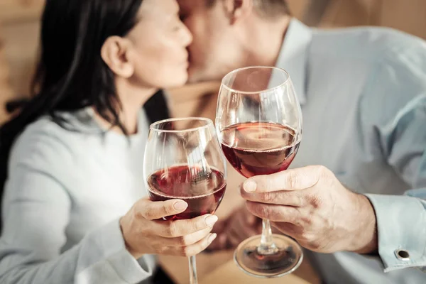 Селективный вид бокалов вина — стоковое фото