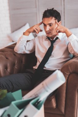 Alnına dokunmak ve düşünme zeki uzmanı