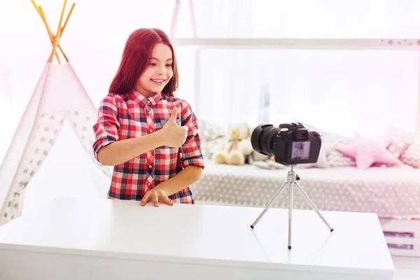 Little kids blogger recommending her new toys her followers filming video — Stock Photo, Image