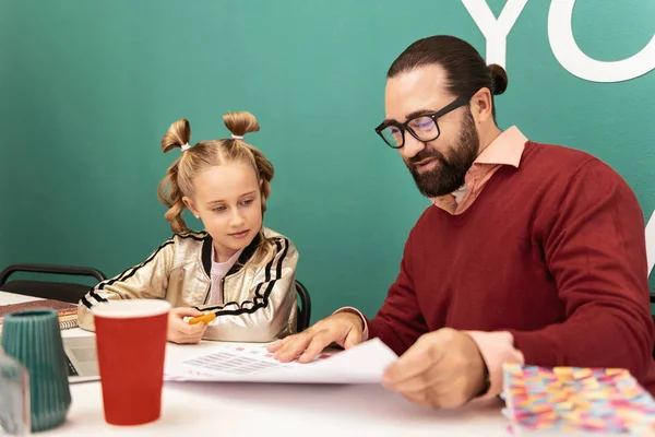 Teacher Work Dark Haired Bearded Smiling Teacher Wearing Brown Sweater — Stock Photo, Image