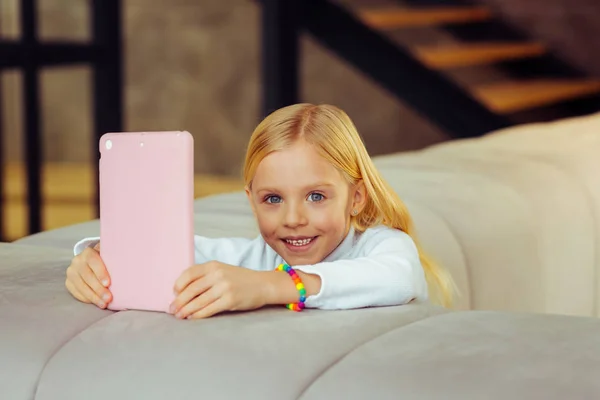 Amazing little female looking straight at camera — Stock Photo, Image