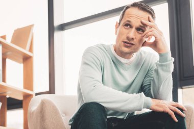 Sorumsuz koca depresyon sonra aile çatışma olması