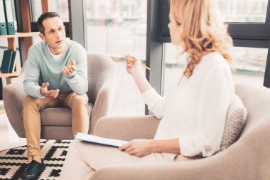 Aile sorunlarından psikanalist ile paylaşımı babası vurguladı