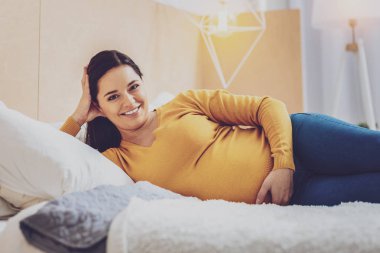 Gelecekte anne dinlenme memnun