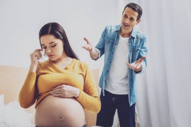 Esmer gebelik aşağıya doğru seyir endişeli