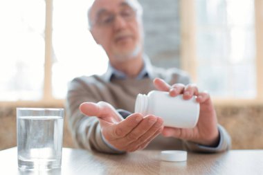 Komuta sizde ilaç tüketen çekici