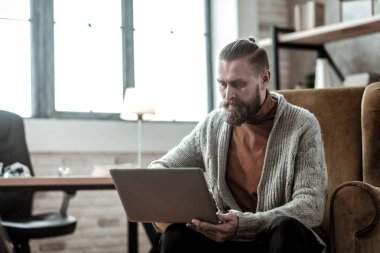 Diz üstü istemciye dinleme bazı notlar yapma danışman