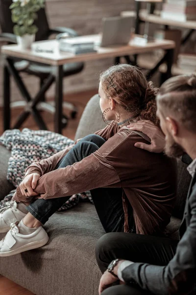 Genç ile sinir krizi konuşmak istemiyorum sahip