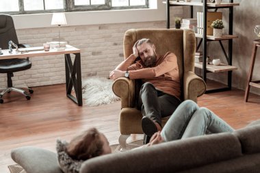 Baba duygu sıkılmış dinleme kız erkek hakkında söylüyorum