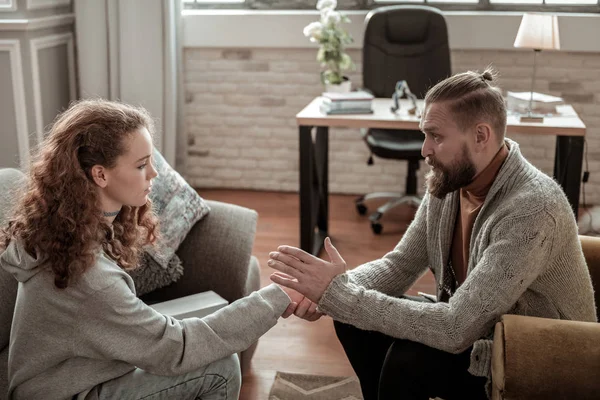 Baba Anne ile boşanma açıklayan kızı konuşuyor