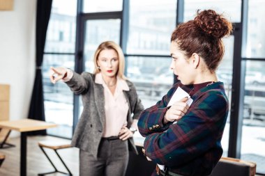 Stajyer duygu üzgün wile uzak başarılı şirket