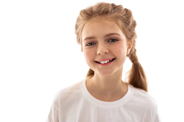 Chica joven atractiva de pie en la luz brillante y sonriente — Foto de Stock