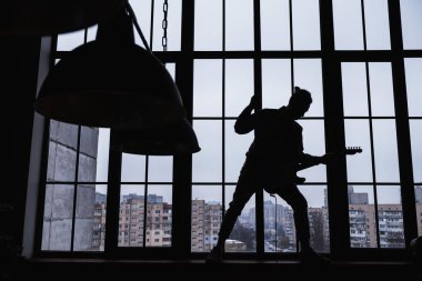 Işık yok penceresiyle yakın duran ve müzik müzisyen