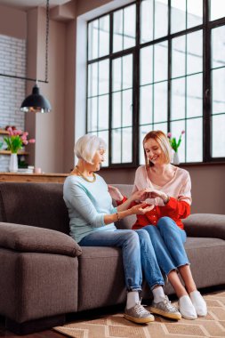 Genç-Yetişkin torun alyans marveling Nice çekici emekli