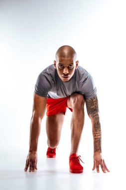 Sportif kalın adam çalıştırmak için hazırlanıyor