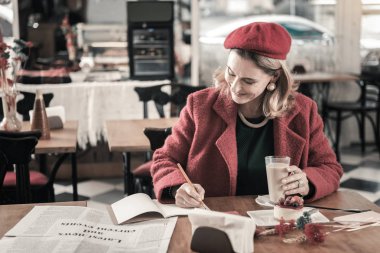 Tür üst düzey kadın kişi sıcak bir atmosfer zevk