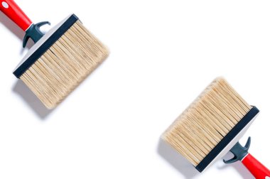 Profesyonel ev ressam, beyaz arka plan üzerinde fotoğrafı için çalışma fırçaların üstten görünüm