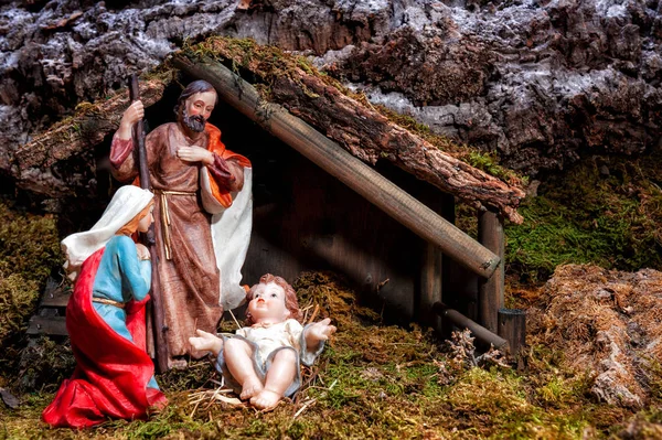 Nahaufnahme Der Weihnachtskrippe Hütte Mit Jesuskind Der Krippe Mit Maria — Stockfoto