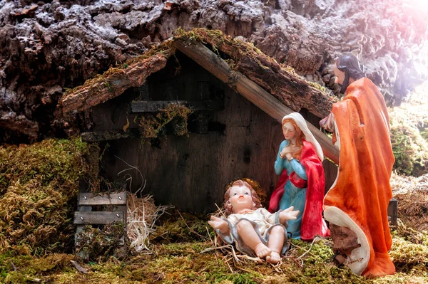 Nahaufnahme Der Weihnachtskrippe Hütte Mit Jesuskind Der Krippe Mit Maria — Stockfoto