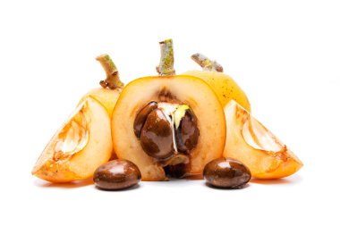 Taze loquats, olgun ve lezzetli.
