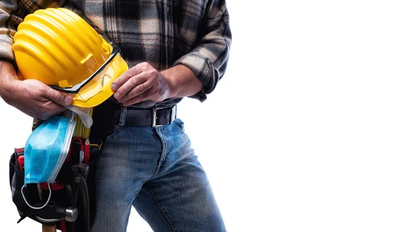 Timmerman Geïsoleerd Witte Achtergrond Houdt Helm Bril Lederen Handschoenen Chirurgische — Stockfoto