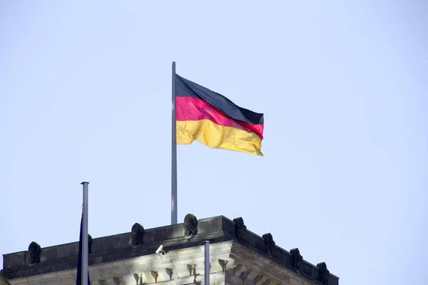 Deutsche Fahne Blauen Himmel Berlin — Stockfoto