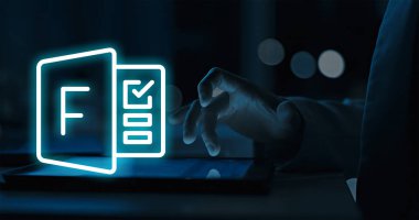 Microsoft Formları, geri bildirim toplamak, memnuniyeti ölçmek ve olayları düzenlemek için kolaylıkla anket ve anket oluşturur