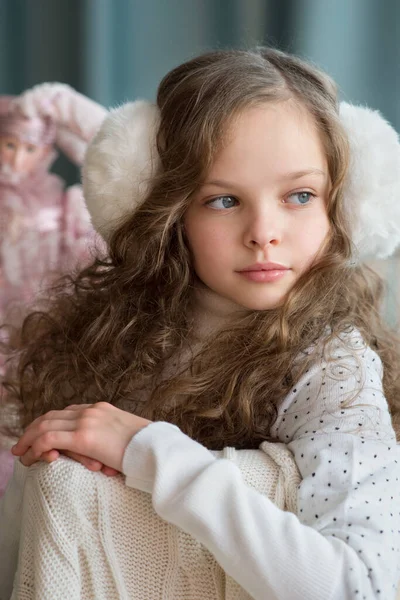 Indah Gadis Kecil Natal Potret Musim Dingin — Stok Foto