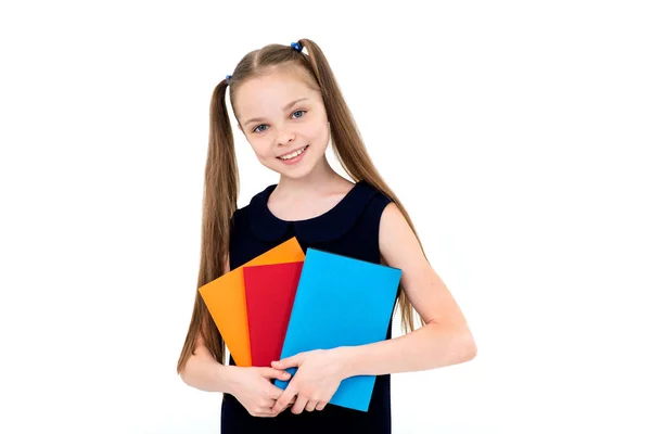 Boldog Aranyos Mosolygós Vidám Kislány Iskolai Egyenruhában Könyvekkel Kezében Iskoláslány — Stock Fotó