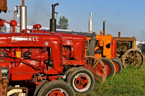 Rollag Minnesota 1Er Septembre 2018 Une Rangée Vieux Tracteurs Présentant — Photo