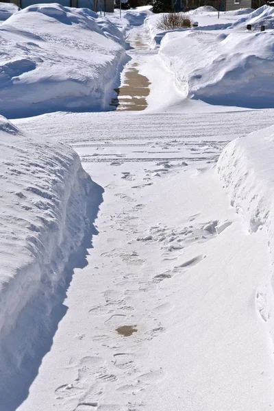 Proházel Sníh Nebo Foukané Chodníku Částečně Čistá Drifting Zimní Sezóně — Stock fotografie