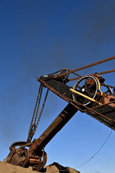 Una Macchina Scavatrice Alimentata Vapore Raccoglie Carico Materiale Terra Nell — Foto Stock