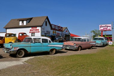 Lake Park, Minnesota, 31 Mayıs 2019: '57 araba eski satır halk dilinde Chevy ve resmen Chevrolet Bölümü General Motors Company olarak anılacaktır, Amerikalı üreticinin bir Amerikan otomobil bölümü