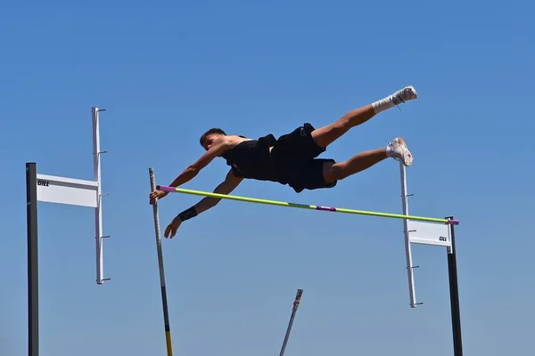 Fargo North Dakota July 2019 Young Man Participates Pole Vault — стоковое фото