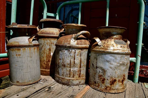 Old Metal Milk Cans Loaded Wooden Cart Metal Sides — Stock Photo, Image