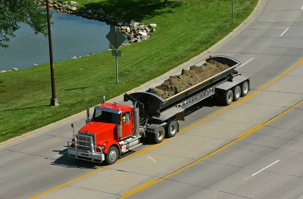 Loaded Truck Carrying Heavy Load Landfill Construction Site Travels Highway — Stock Photo, Image