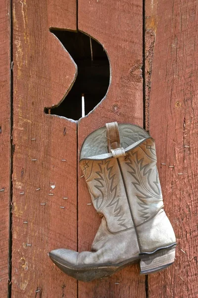 Old Western Outhouse Decorated Cowboy Boots — Stock Photo, Image