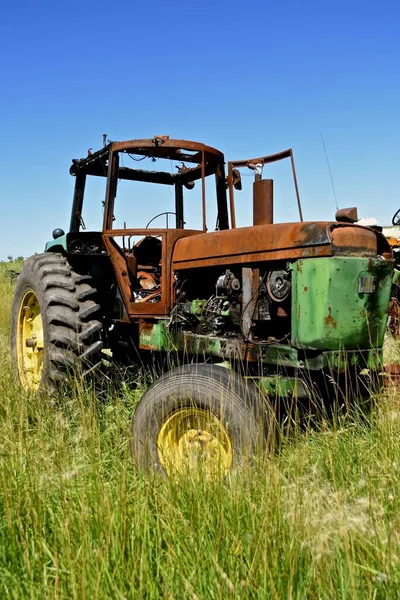 Tractor Devastado Por Incêndio Deixa Tractor Totalmente Destruído — Fotografia de Stock