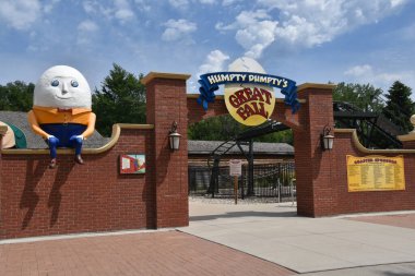 ABERDEEN, GÜNEY DAKOTA, 7 Ağustos 2020: The Sertoma Club ve Aberdeen Parks, Recreation and Forestry Department sponsorluğunda Oz Diyarı 'nda (Storybook Land) sergilenmektedir..