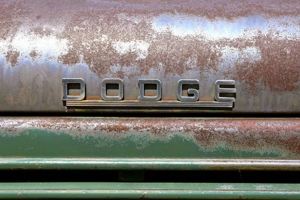 Göl Parkı, MINNESOTA, 29 Temmuz 2020: Eski Doge pikap, Auburn Hills, Michigan merkezli, FCA US LLC (eski adıyla Chrysler Group LLC) tarafından üretilen bir Amerikan markası olan Dodge 'un ürünüdür.,