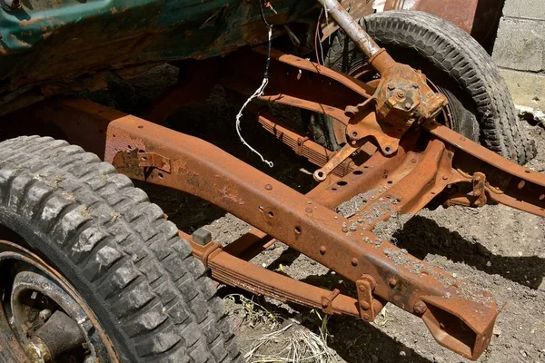 Front End Old Truck Displays How Springs Steering Wheel Attached — Stock Photo, Image