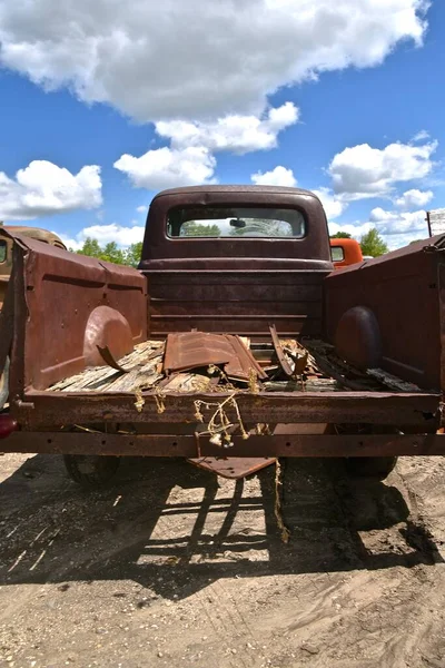 Boîte Vieux Camion Une Tonne Est Détériorée Delà Réparation Avec — Photo