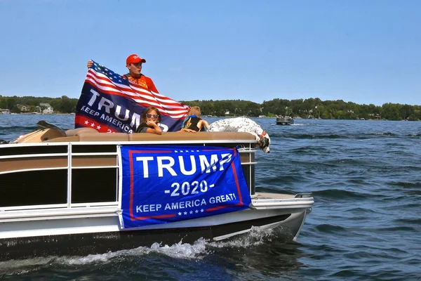 Park Gölü Minnesota Eylül 2020 Başkan Trump Hayranları Teknelerin Dubaların — Stok fotoğraf