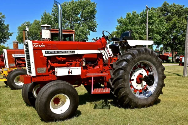 Huron South Dakota August 2020 Restored 1206 Diesel Tractor Shown — 图库照片