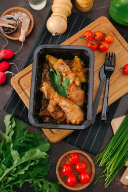 kızarmış tavuk ile lezzetli yemek görmek 