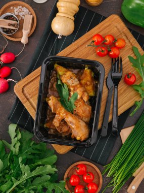 kızarmış tavuk ile lezzetli yemek görmek 