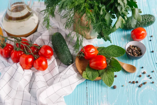 Zutaten Für Creme Der Avocadosuppe Auf Blauem Holzgrund — Stockfoto